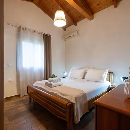 Olive Grove Getaway Holiday home *
