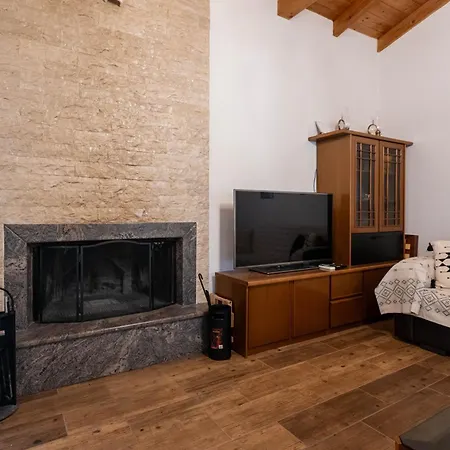 Olive Grove Getaway Holiday home