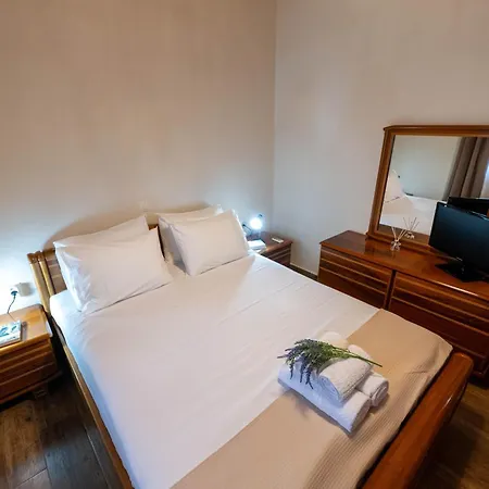 Olive Grove Getaway Holiday home