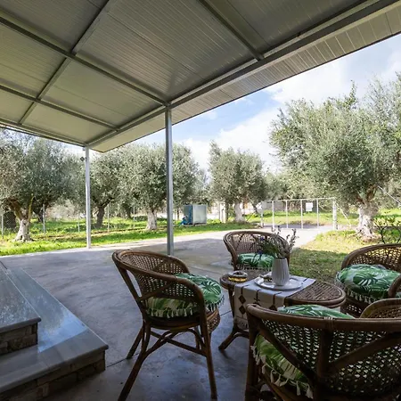 Olive Grove Getaway Holiday home